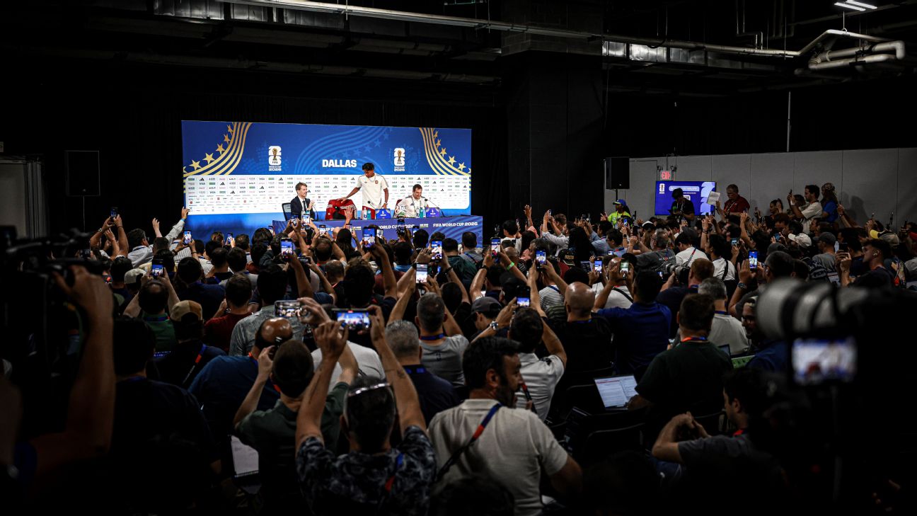 FIFA售票让球迷现场听世界杯决赛前新闻发布会
